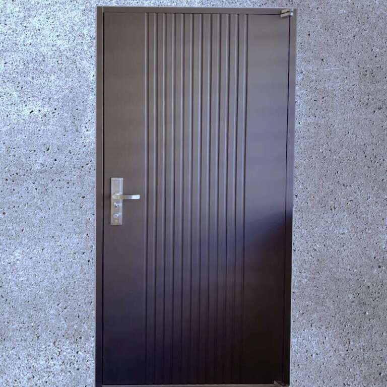 DE243-799x799