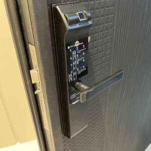 DE230 embossed-YALE7116