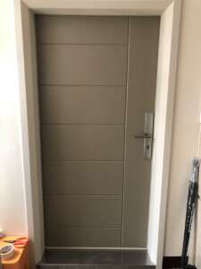 DE-213鋼壓雙色烤漆玄關門-壓花鋼板住家大門-重型安全防暴鎖